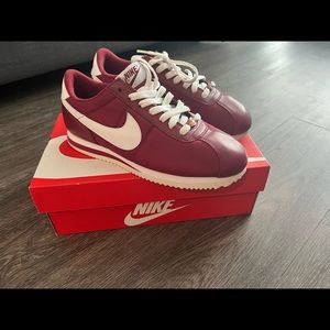 Nike Cortez color Wine Red